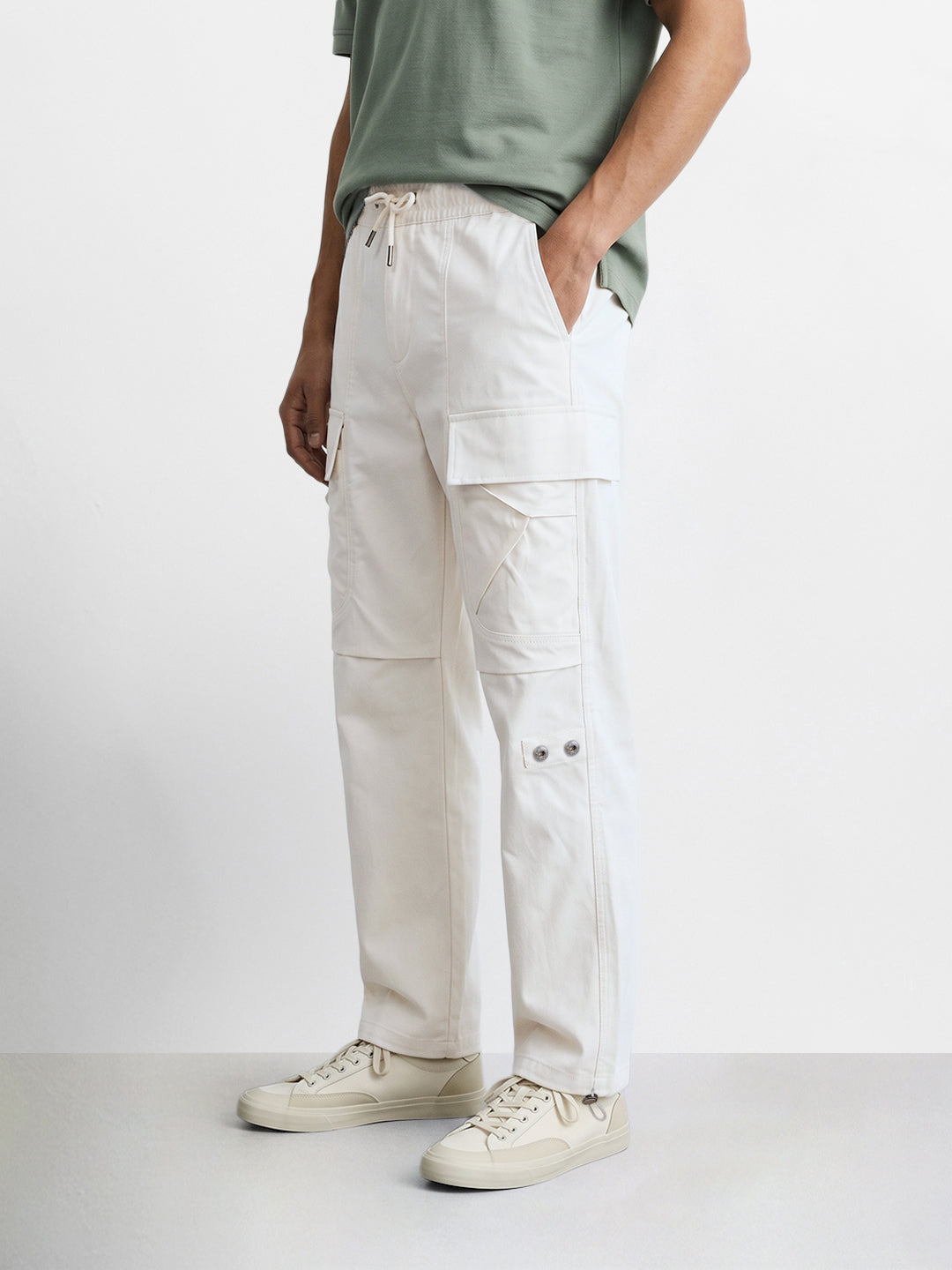 Men's White Relaxed Fit Solid Utility Joggers