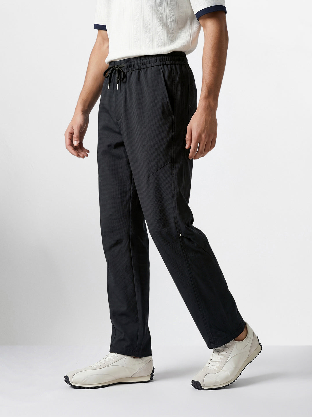Men's Black Relaxed Fit Solid Utility Joggers