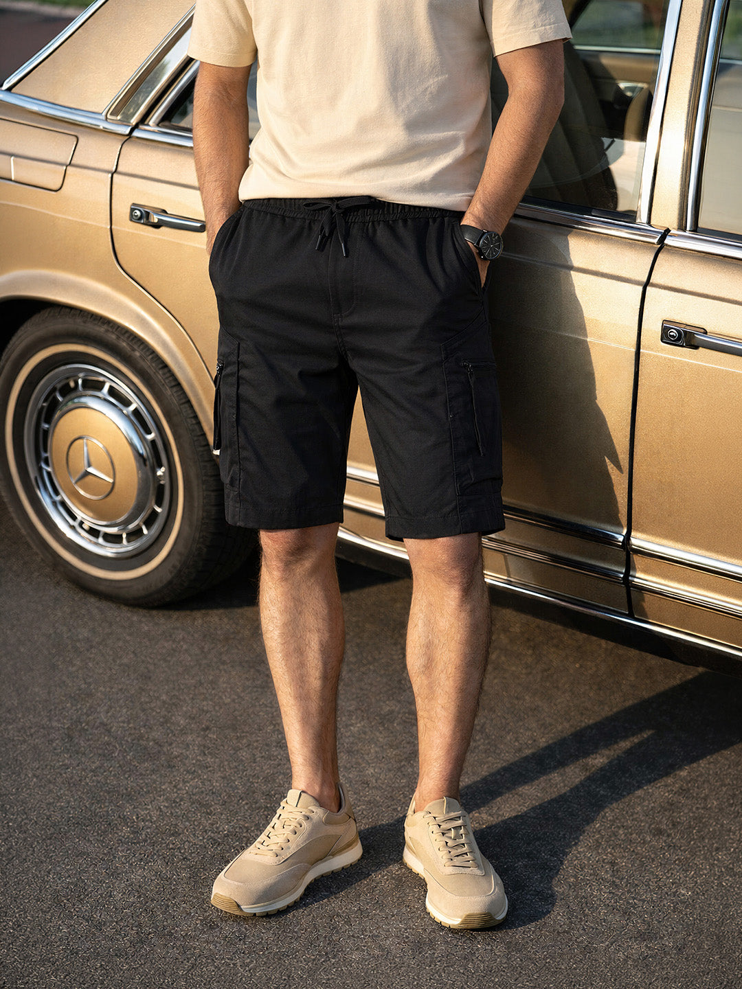 Men's Black Relaxed Fit Solid Utility Shorts