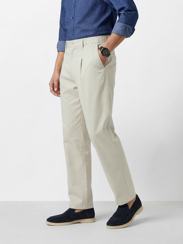 Men's Beige Relaxed Fit Solid Casual Trousers