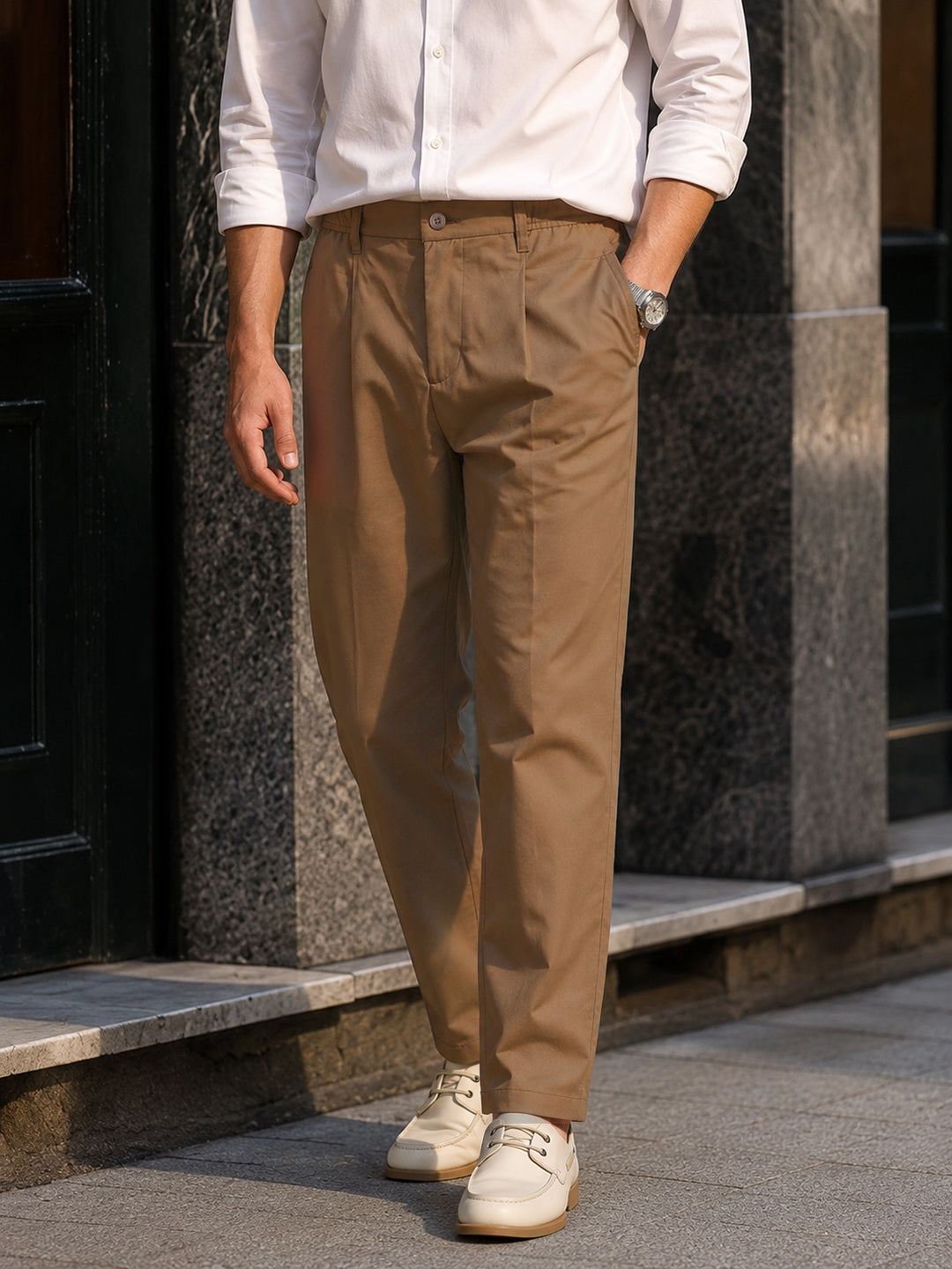 Men's Brown Relaxed Fit Solid Casual Trousers