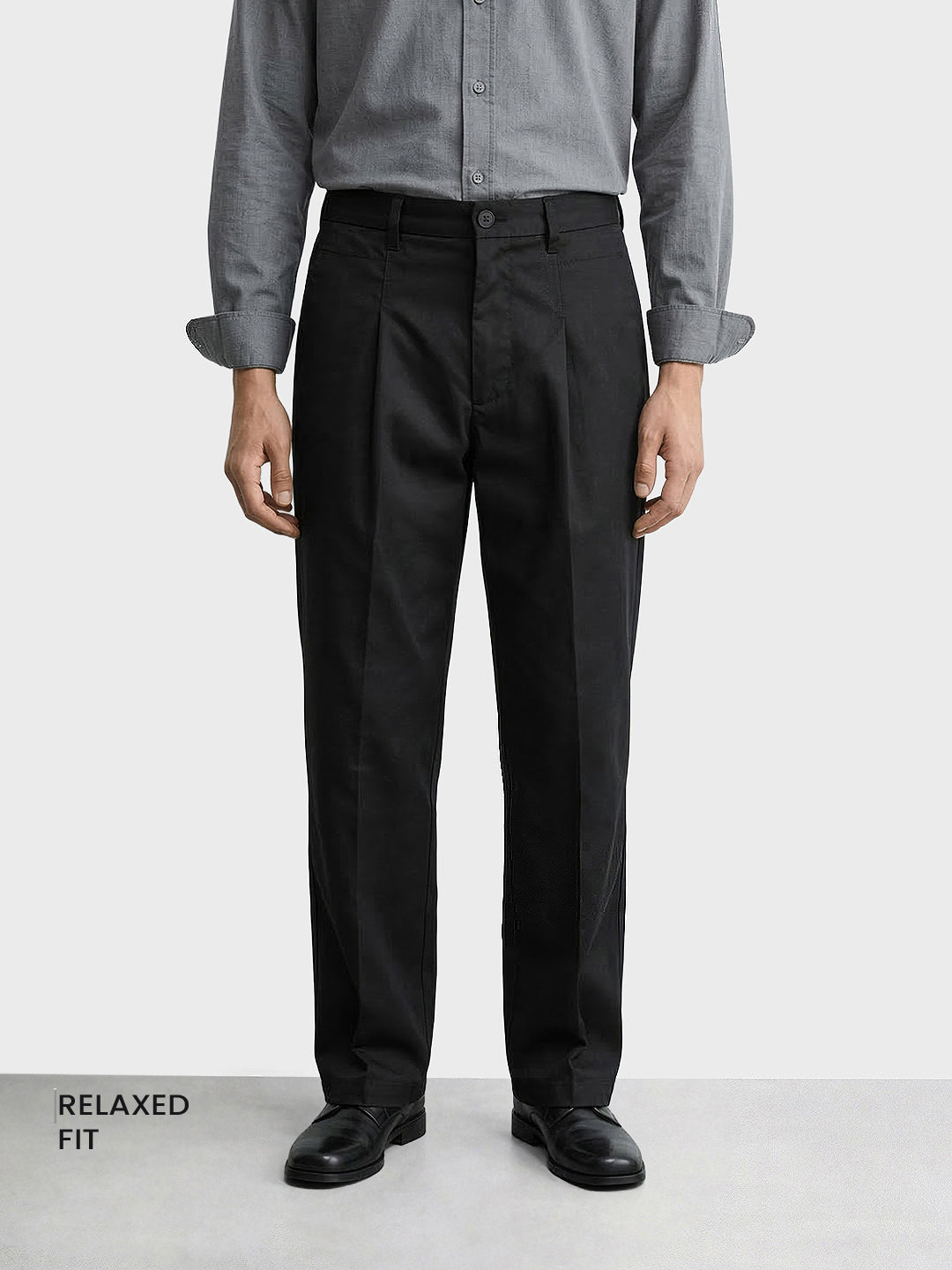 Men's Black Relaxed Fit Solid Casual Trousers