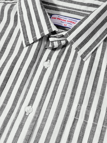 Men's Black Super Relaxed Fit Vertical Stripes Casual Shirt
