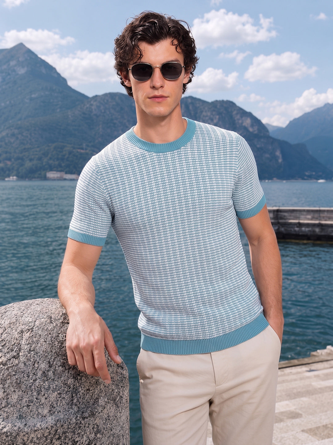 Men's Blue Slim Fit Solid Casual T-Shirt