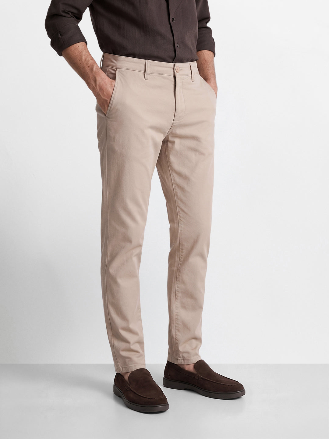 Men's Beige Slim Fit Solid Casual Chinos