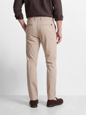 Men's Beige Slim Fit Solid Casual Chinos