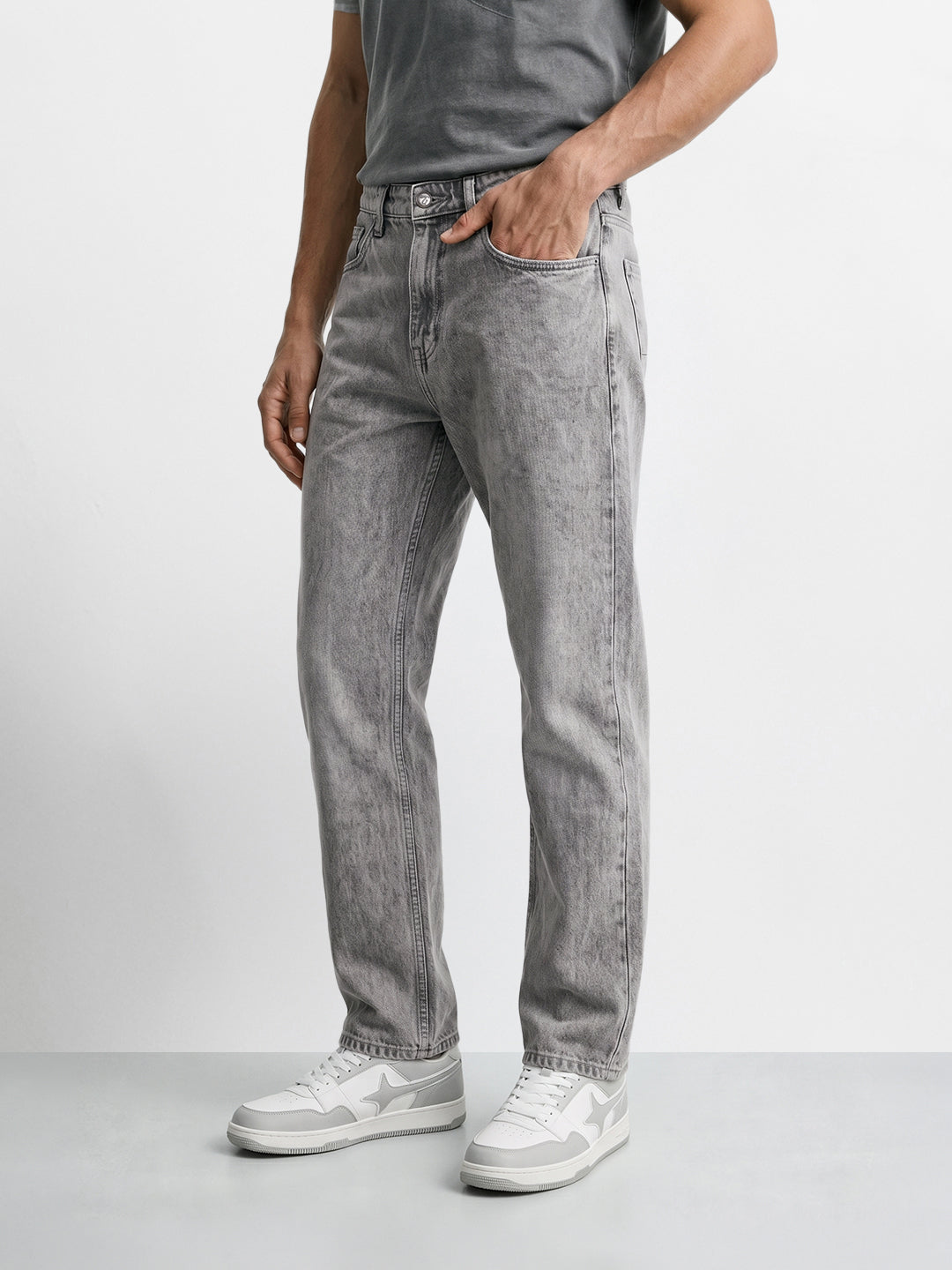 Men's Light Grey Regular Fit Solid Casual Jeans