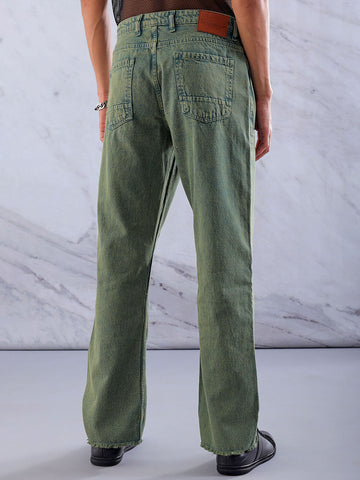 Shop Men's Solid Relaxed Straight Fit Jeans Online.