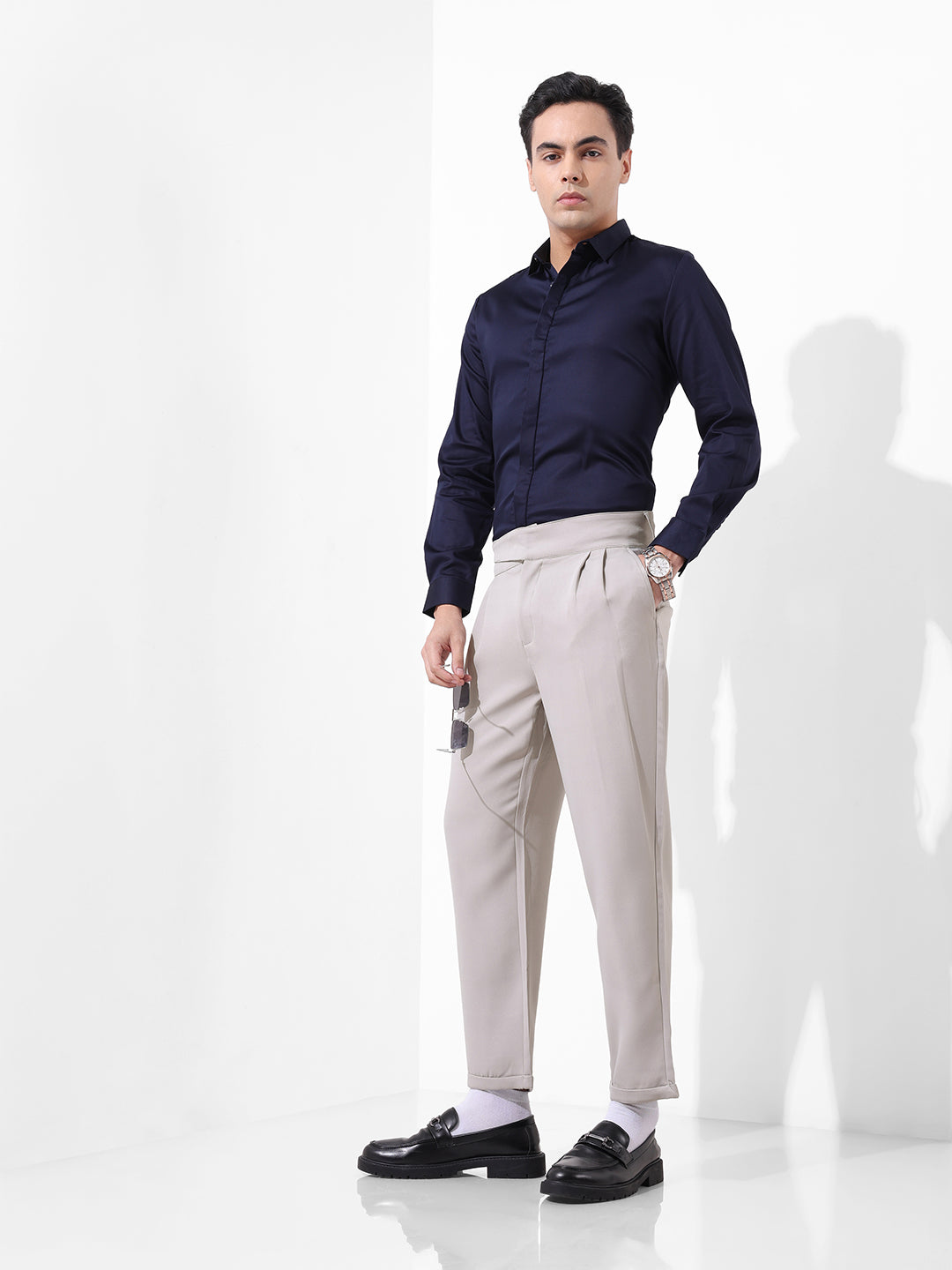 Men's Vaporous Grey Regular Fit Solid Casual Trousers