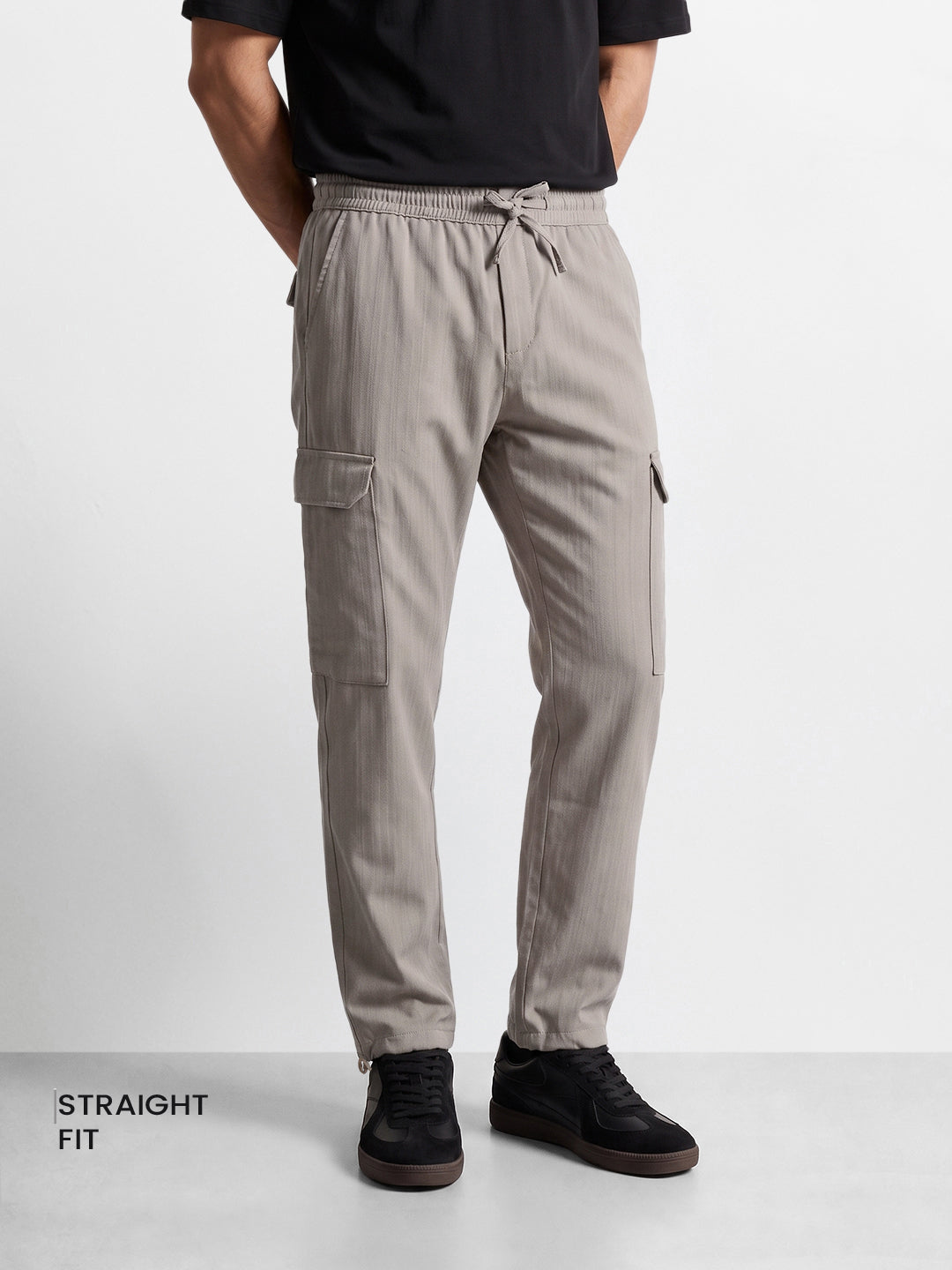 Men's Grey Straight Fit Solid Casual Cargo