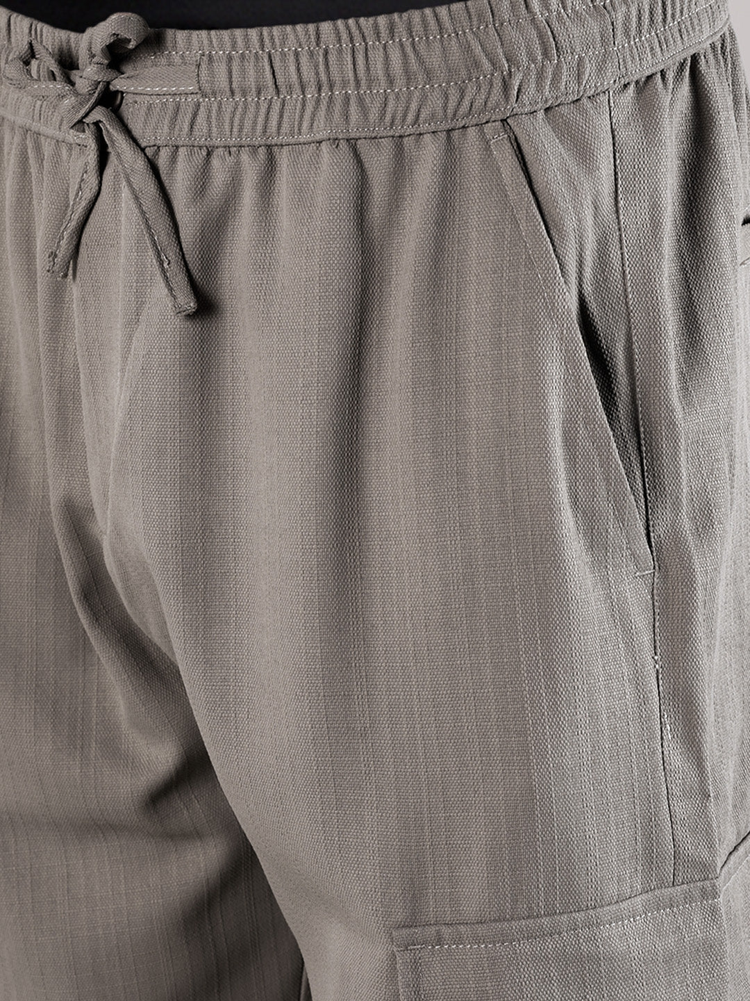 Men's Grey Straight Fit Solid Casual Cargo