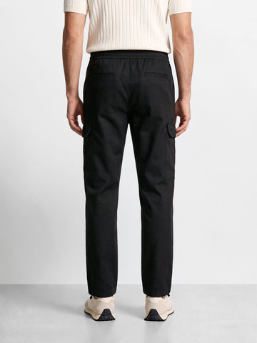 Men's Black Regular Fit Solid Casual Cargo
