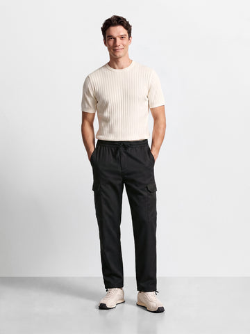 Men's Black Regular Fit Solid Casual Cargo