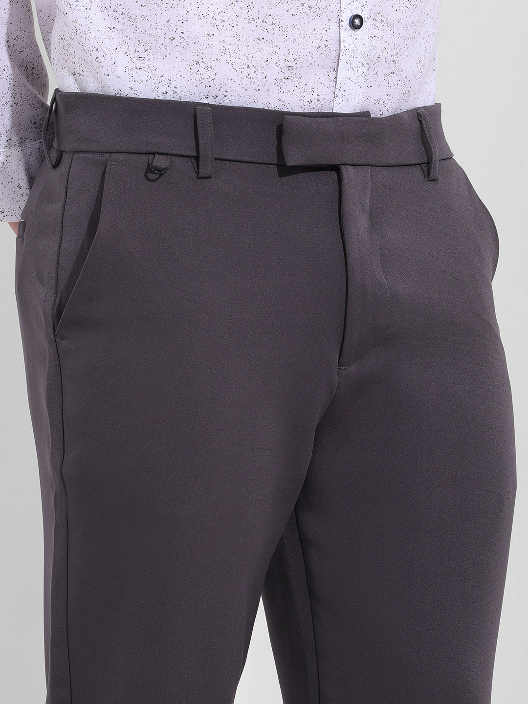 Men's Dark Grey Slim Fit Solid Casual Trousers