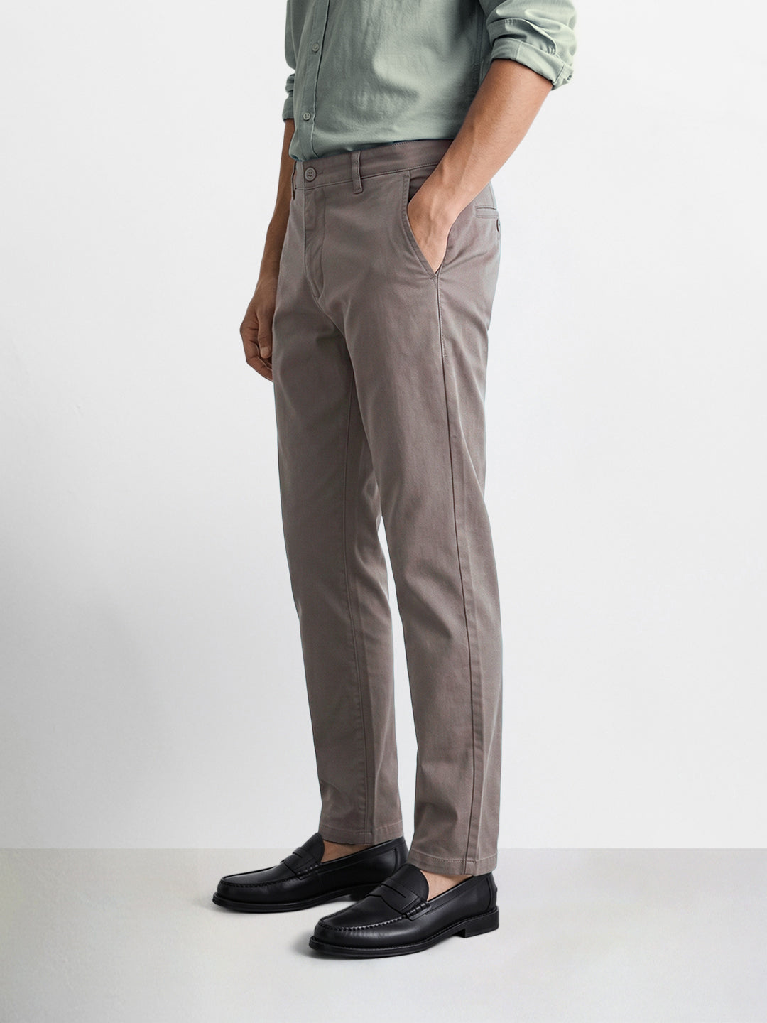 Men's Platinum Grey Regular Fit Solid Casual Chinos
