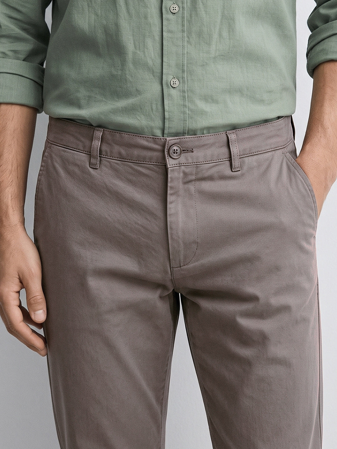 Men's Platinum Grey Regular Fit Solid Casual Chinos