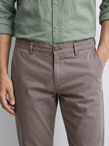 Men's Grey Regular Fit Solid Casual Chinos
