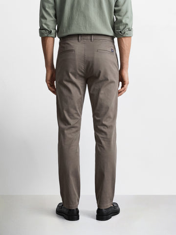 Men's Grey Regular Fit Solid Casual Chinos