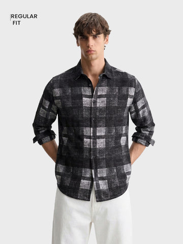 Men's Black Regular Fit Checkered Casual Shirt