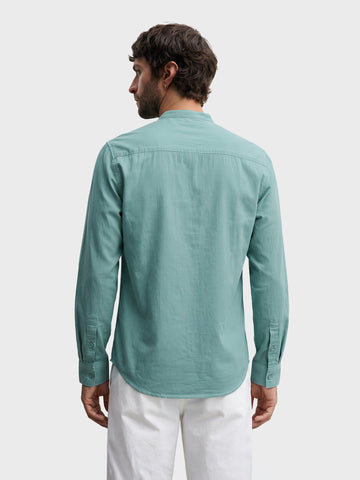 Men's Green Slim Fit Solid Casual Shirt