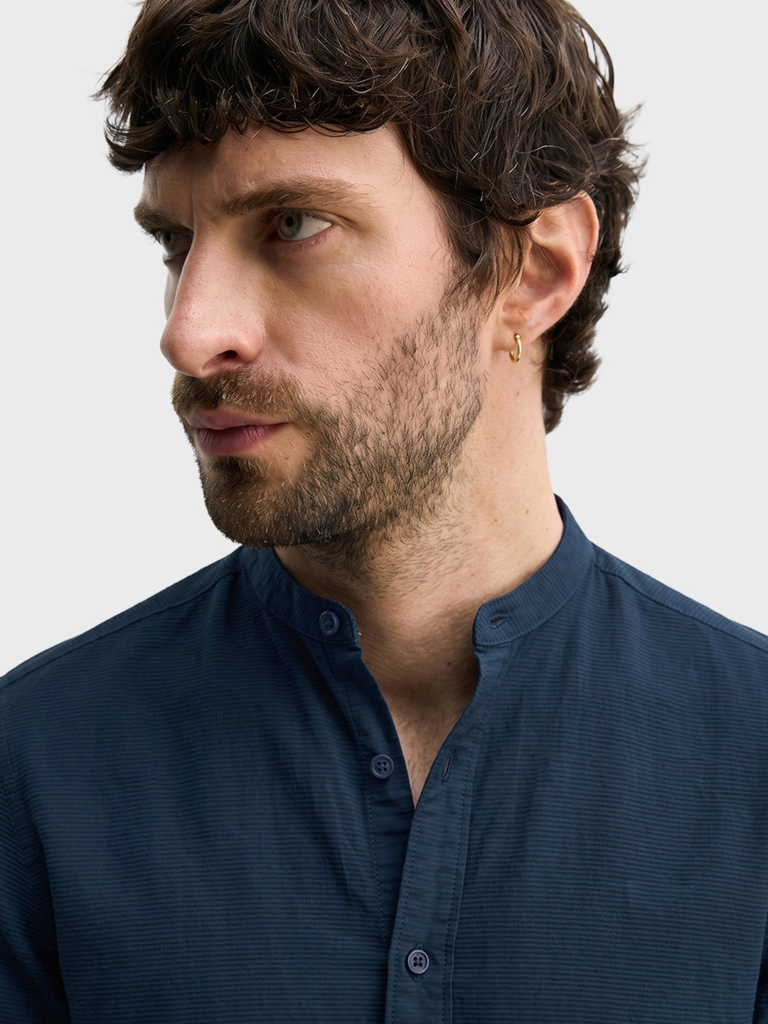 Men's Navy Blue Slim Fit Solid Casual Shirt