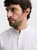 Men's White Slim Fit Solid Casual Shirt