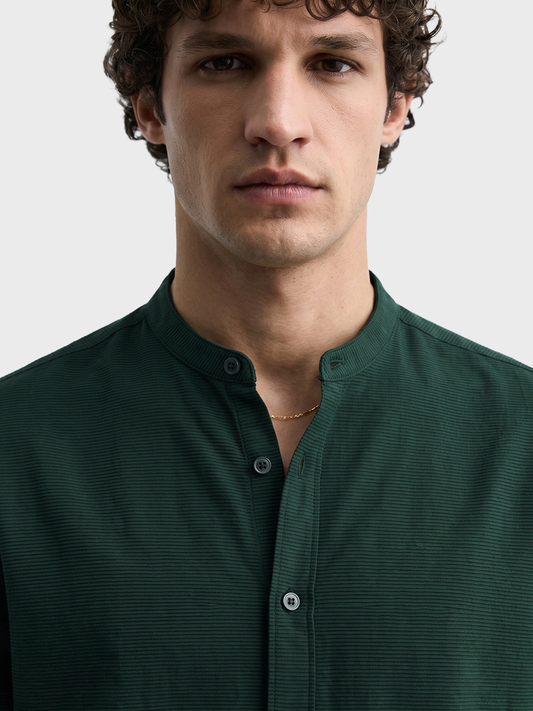 Men's Green Slim Fit Solid Casual Shirt