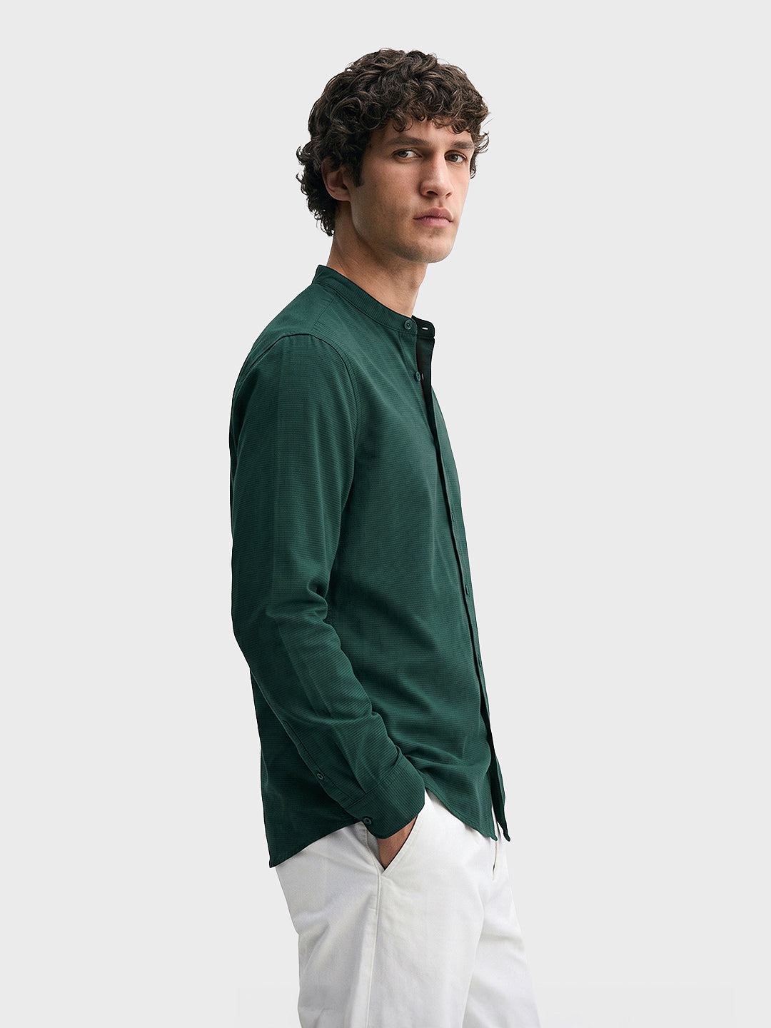 Men's Green Slim Fit Solid Casual Shirt