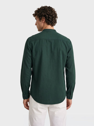 Men's Green Slim Fit Solid Casual Shirt