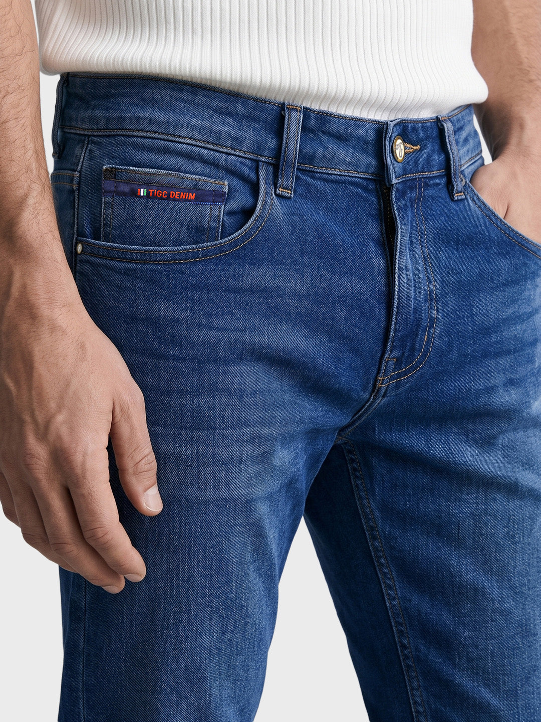 Men's Blue Slim Fit Solid Casual Jeans