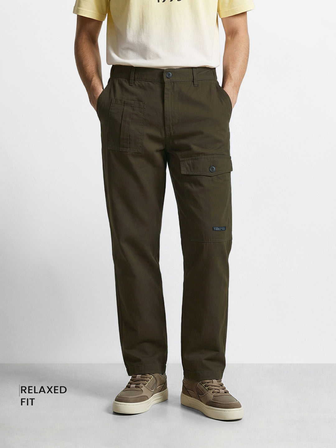 Men's Olive Relaxed Fit Solid Casual Trousers