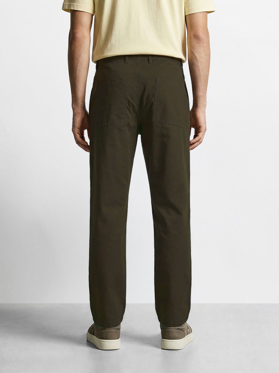 Men's Olive Relaxed Fit Solid Casual Trousers