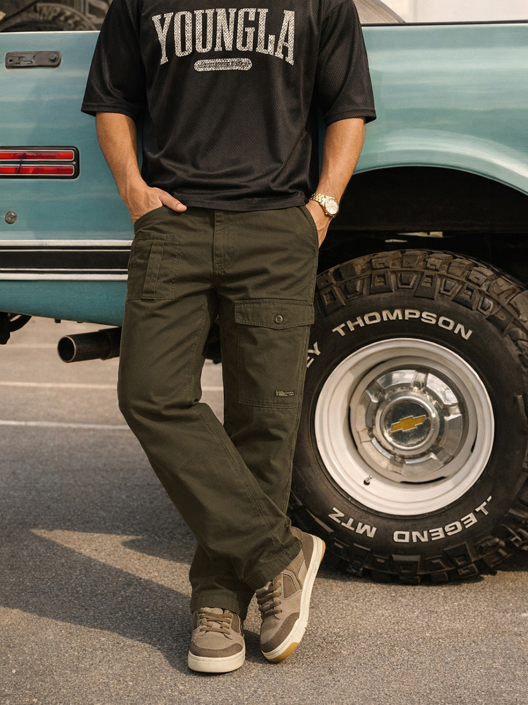 Men's Olive Relaxed Fit Solid Casual Trousers