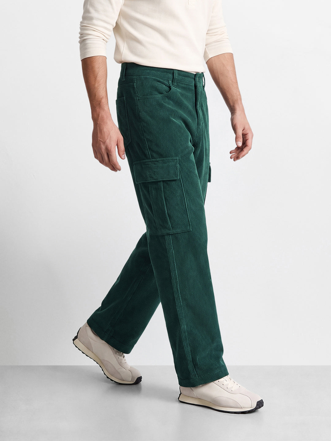 Men's Green Wide Leg Fit Solid Casual Cargo