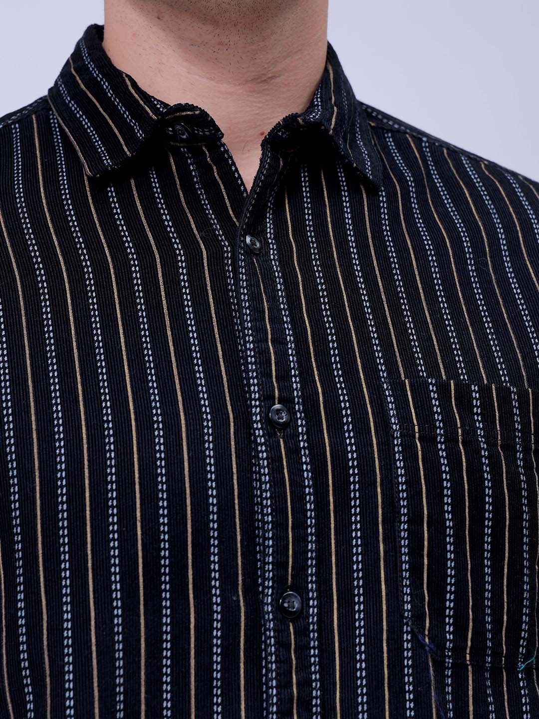 Men's Black Regular Fit Solid Casual Shirt