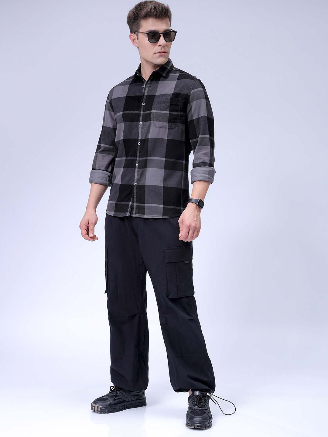 Men's Grey Regular Fit Solid Casual Shirt