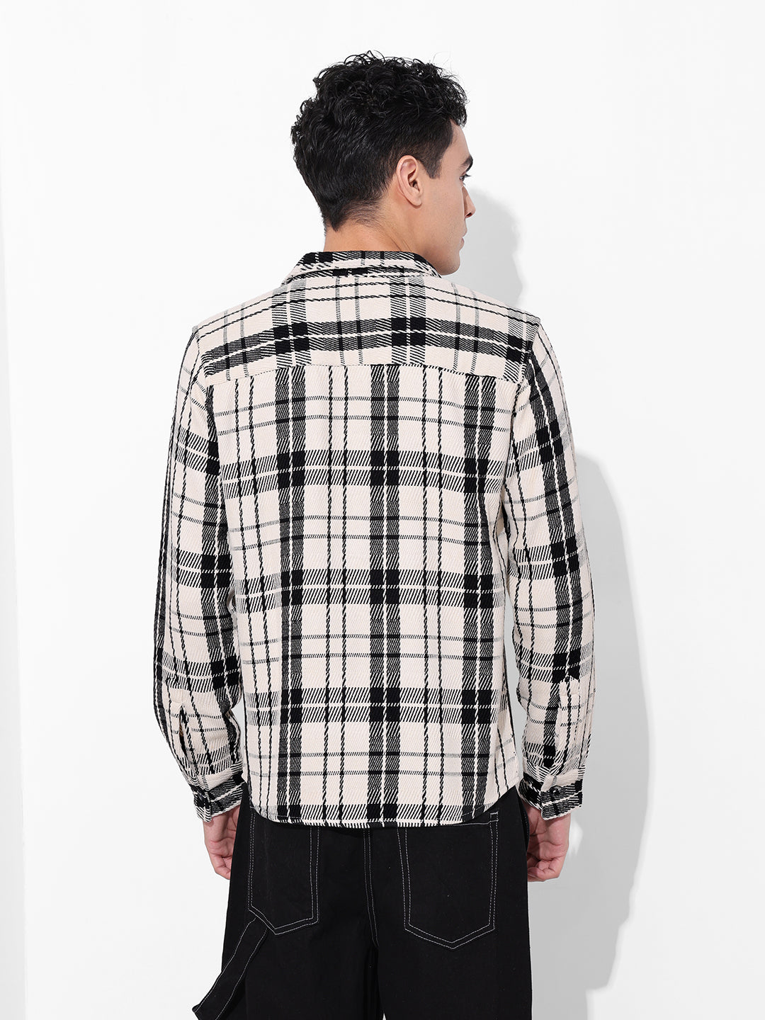 Men's Black Regular Fit Checked Casual Shirt