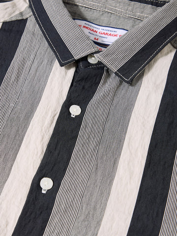 Men's Black Regular Fit Vertical Stripes Casual Shirt
