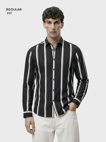 Men's Black Regular Fit Vertical Stripes Casual Shirt