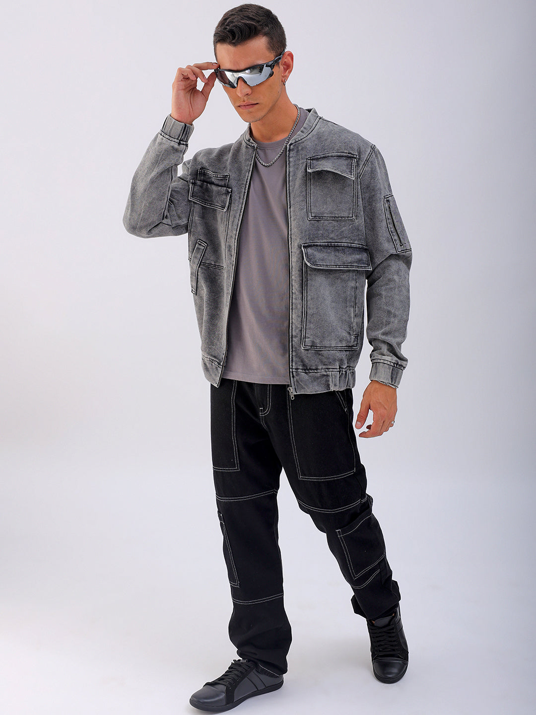 Shop Men's Solid Relaxed Fit Denim Jacket Online.