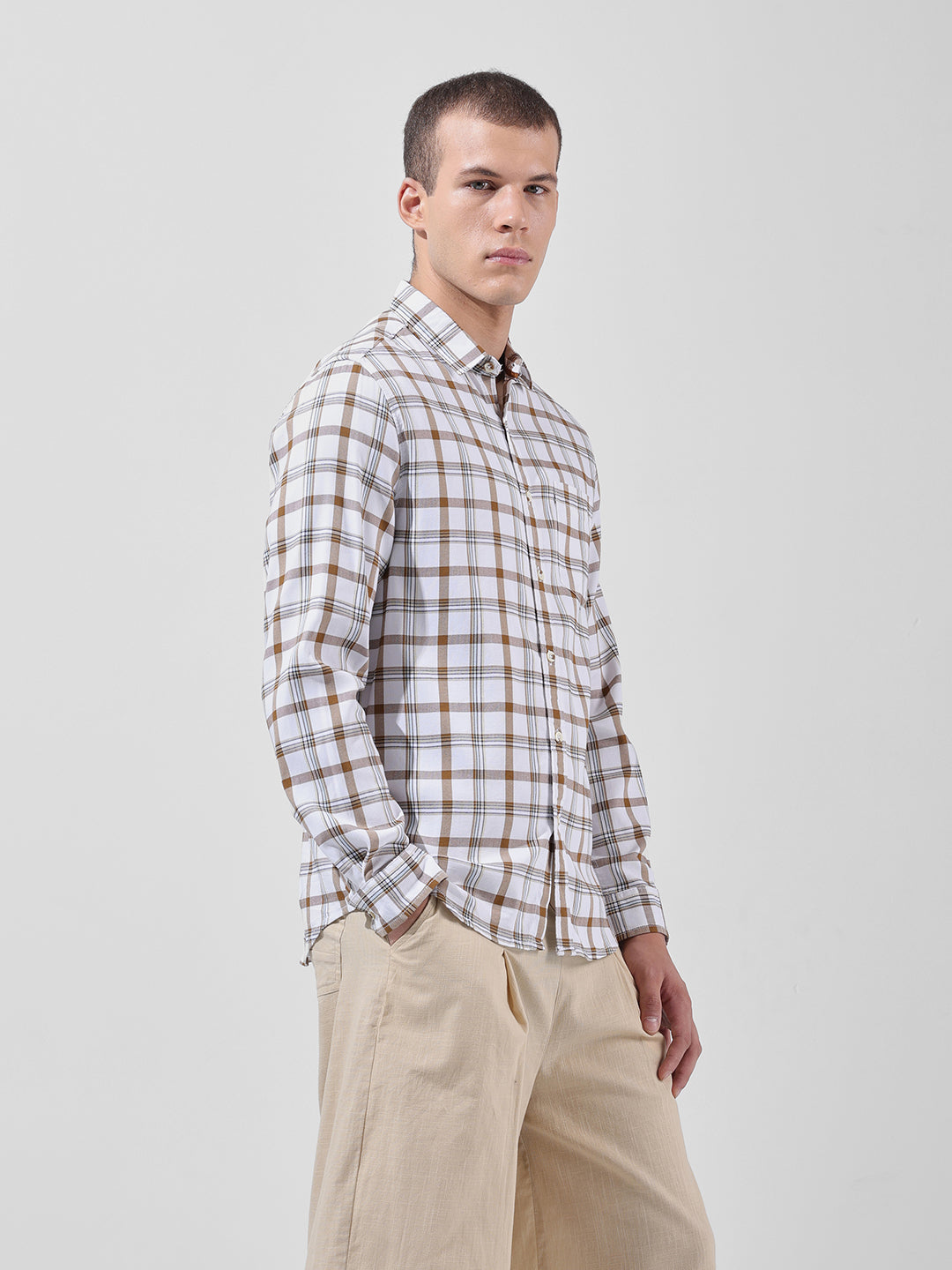 Men's White Slim Fit Checked Casual Shirt