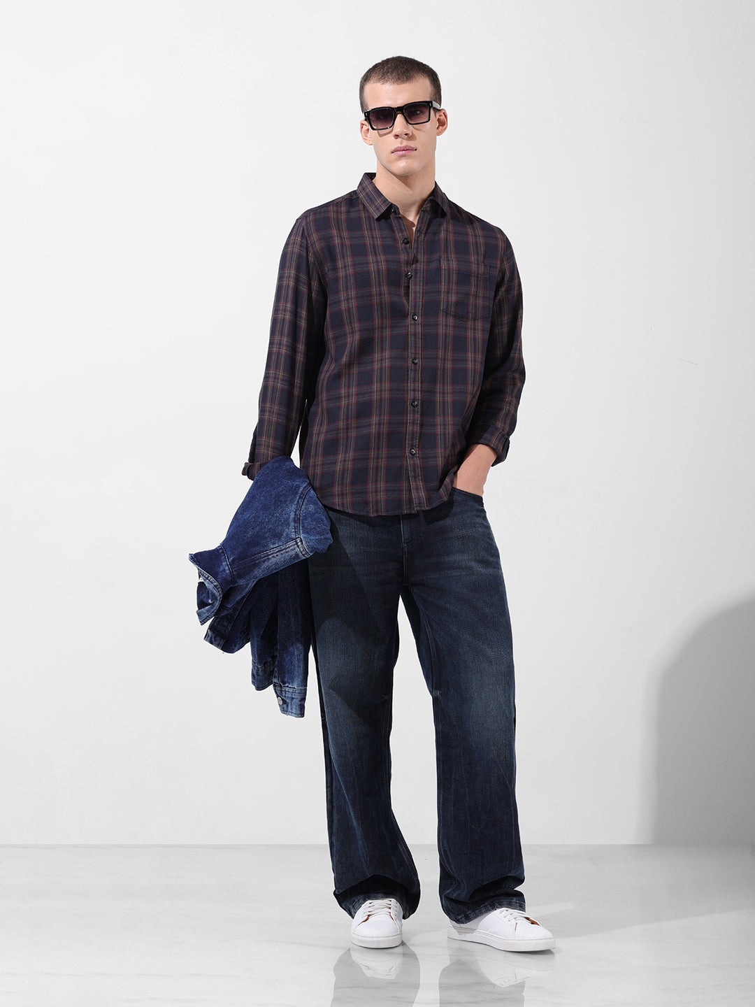 Men's Black Slim Fit Checked Casual Shirt