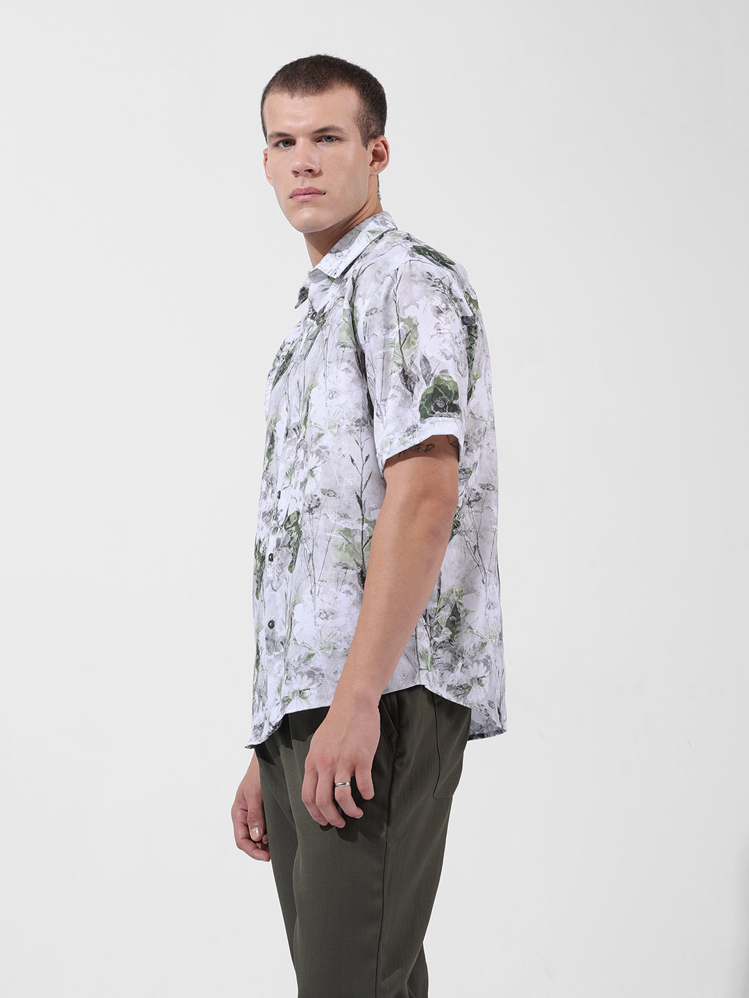 Men's White Relaxed Fit Solid Resort Wear Shirt