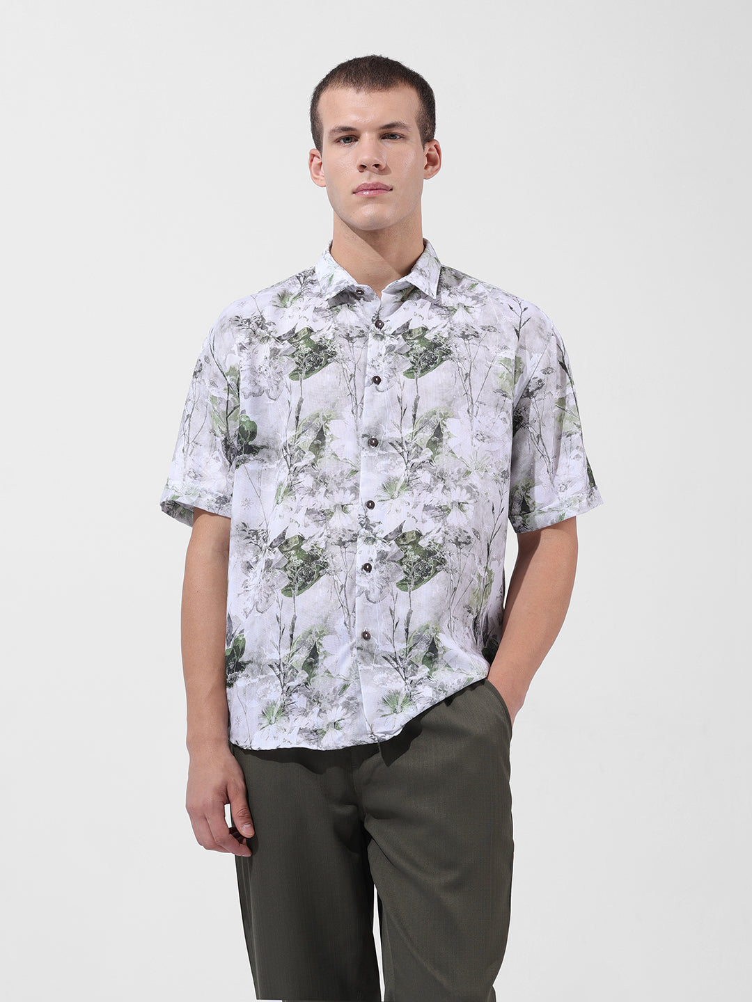 Men's White Relaxed Fit Solid Resort Wear Shirt