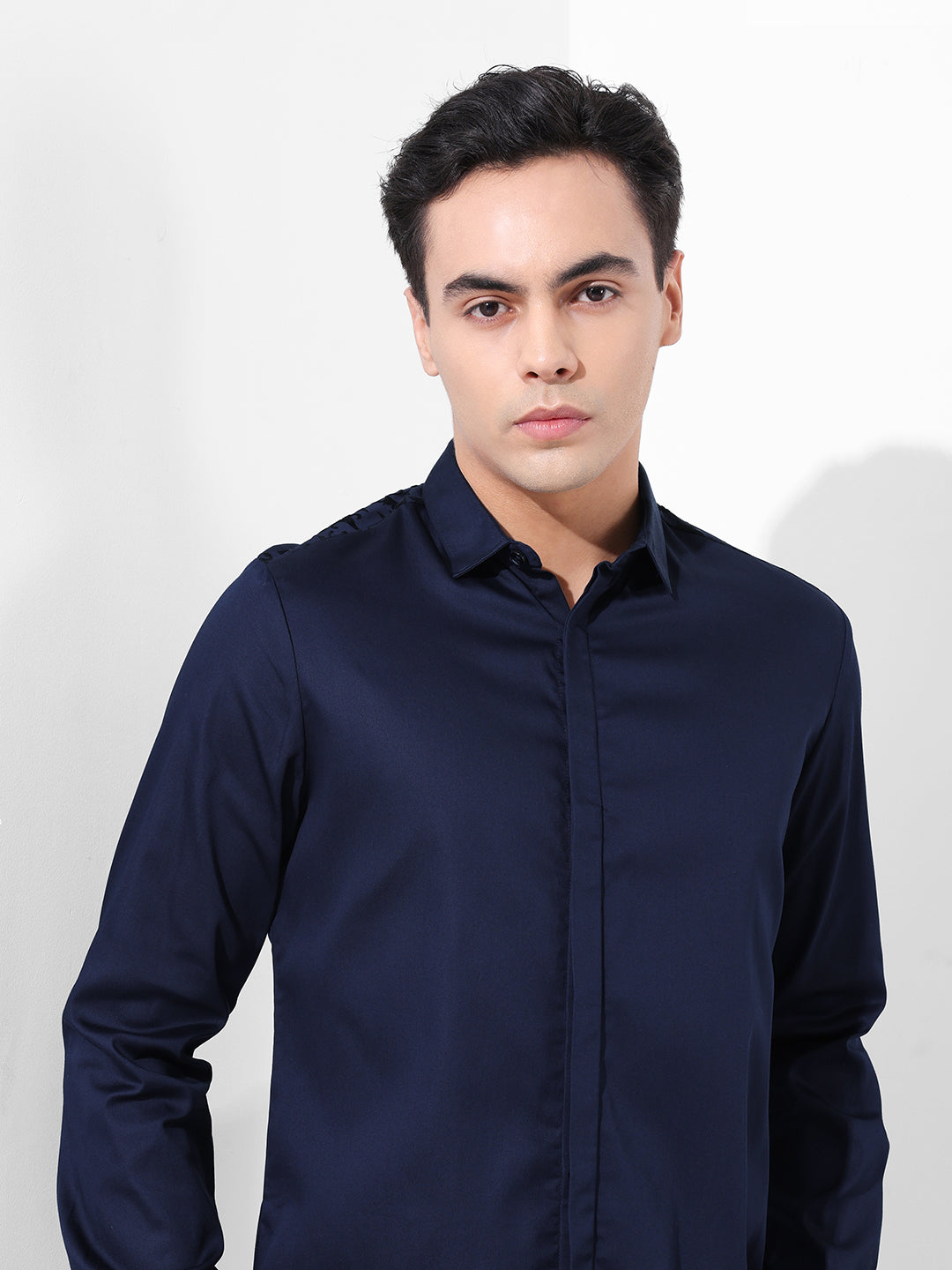 Men's Navy Blue Slim Fit Printed Party Wear Shirt
