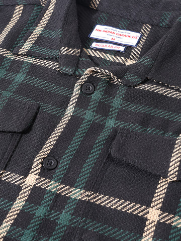 Men's Black Regular Fit Checked Casual Shirt