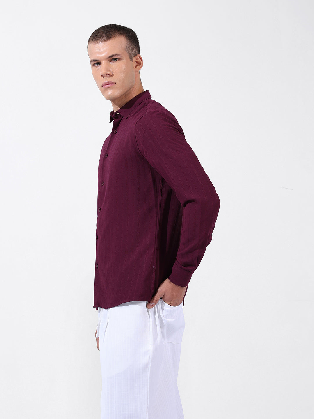 Men's Maroon Regular Fit Textured Resort Wear Shirt