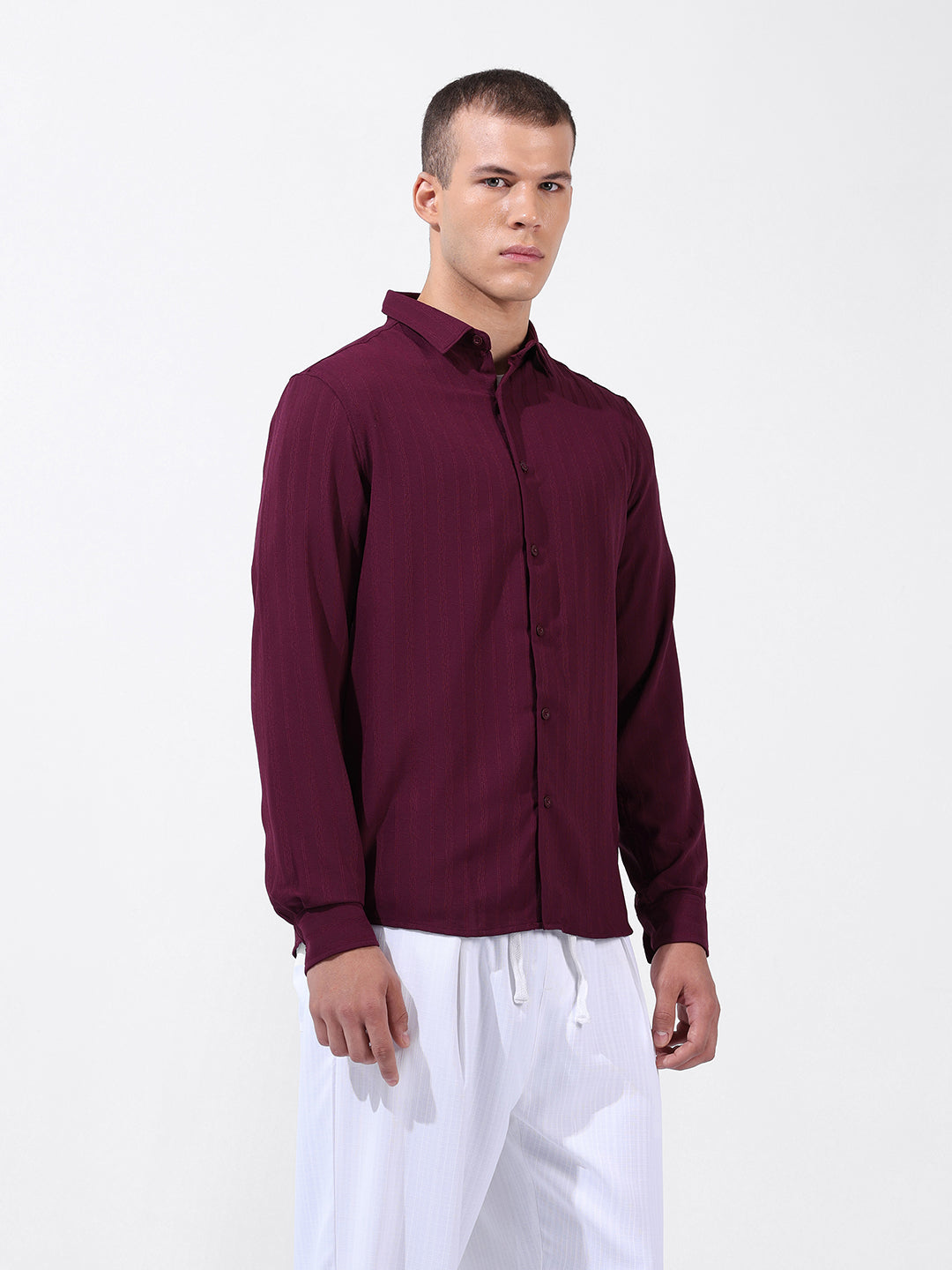 Men's Maroon Regular Fit Textured Resort Wear Shirt