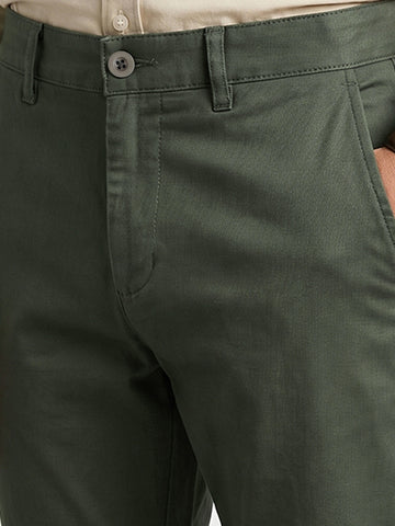 Men's Green Slim Fit Solid Casual Chinos