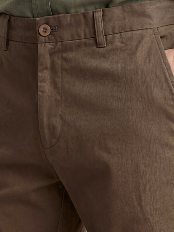 Men's Brown Slim Fit Solid Casual Chinos
